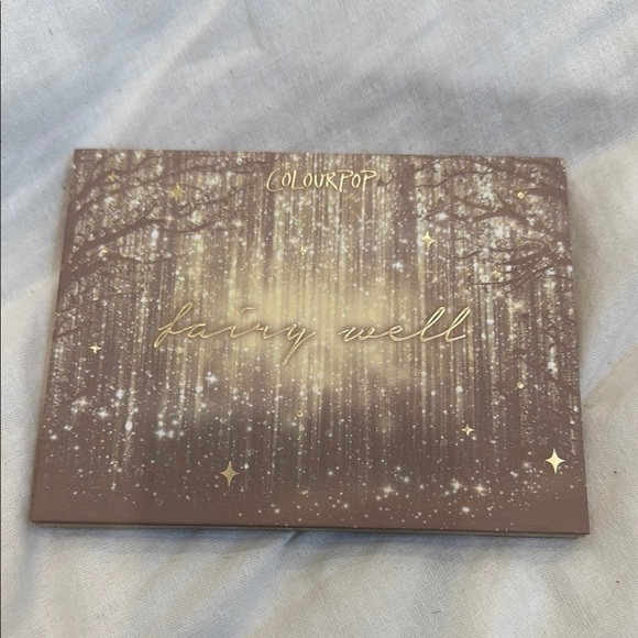 ColourPop Fairy Well Palette with Gold and Brown Hues - Picture 1 of 5